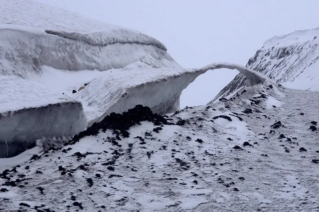 Eisgrotte im Rhonegletscher